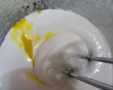 A picture of step 4 of Mango glaze cake.