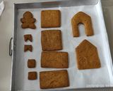 Foto langkah ke 4 dari resep Gingerbread house.