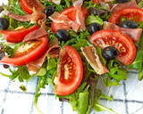 Foto del paso 1 de la receta: Ensalada prosciutto