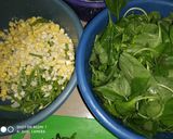 Foto langkah ke 1 dari resep Tumis Bayam Jagung Kilat.