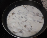 Foto del paso 4 de la receta: Chuletas de cerdo con salsa de champiñones