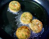 A picture of step 3 of Cheese Potato Balls.