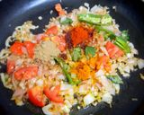 A picture of step 4 of Egg kothu idly.