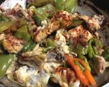 Foto del paso 3 de la receta Pollo con pimientos fritos al pimentón