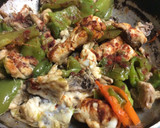 Foto del paso 3 de la receta: Pollo con pimientos fritos al pimentón