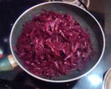 चविष्ट आणि पौष्टिक बीटरूट हलवा..(Beetroot Halwa Recipe In Marathi) रेसिपी स्टेप 3 फोटो 