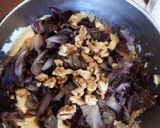 Foto del passaggio 5 della ricetta Galletta salata di sfoglia radicchio, noci e gorgonzola