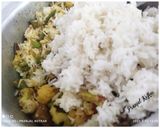 A picture of step 8 of Vegetables Pulao.