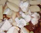 A picture of step 3 of Aloo Gobi Matar (Potato, Cauliflower, and Pea Curry).
