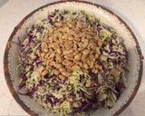 Foto del paso 4 de la receta: Mix de repollos con maní