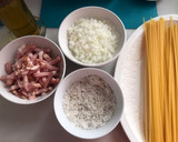 Foto del paso 1 de la receta: Spaghetti con salsa de cebolla y bacon ahumado