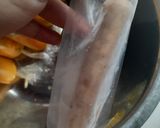Foto langkah ke 1 dari resep Nugget Sosis Telur Sederhana.