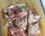 Hình bước làm 1 của món Thịt heo kho gừng, sả, tỏi với nước cốt dừa