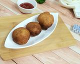 A picture of step 3 of Cheese balls.