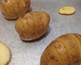 Foto langkah ke 3 dari resep Baked potato thousands sliced.