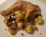 A picture of step 4 of Crispy chicken with sautéed potatoes and porcini mushrooms.