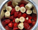 عکس مرحله 1 از دستور سوربه (بستنی یخی) توت فرنگی🍓 strawberry sorbet