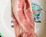 Hình bước làm 2 của món Ba rọi cuộn ức gà sốt kem