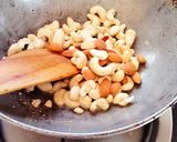 A picture of step 1 of Nuts snacks Refreshing and mint flavoured nuts snacks.