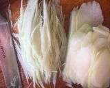 Hình bước làm 1 của món Nộm su hào, cà rốt chay