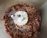 Foto del paso 2 de la receta: Bolitas energéticas de nuez y cacao