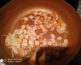 Foto del paso 2 de la receta: Revuelto de palitos de cangrejo