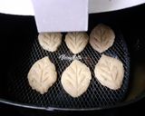A picture of step 5 of Airfried Thekua.