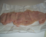Foto del paso 3 de la receta: Pechuga de pollo rellena con salsa de vino