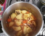 Foto del paso 2 de la receta: Patatas guisadas con calamares