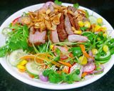 Hình bước làm 3 của món Salads rau mầm thịt bò áp chảo
