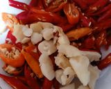 Foto langkah ke 2 dari resep Tumis Timun Jepang.