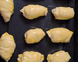 Foto langkah ke 4 dari resep Bolen pisang lilit puff pastry.