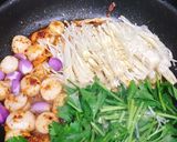 Hình bước làm 3 của món Còi sò điệp xào cay