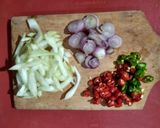 Foto langkah ke 1 dari resep 67. Bakso sosis asam manis.
