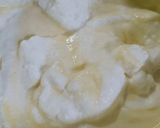 Foto langkah ke 3 dari resep Bolu putih telur warna pastel.
