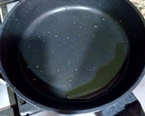 Foto del paso 11 de la receta: Tortilla de patatas con pulpo, cebolla y pimiento verde