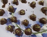 કાજુ કતરી ટ્રફલ્સ (Kaju Katri Truffles Recipe In Gujarati) રેસીપી સ્ટેપ2ફોટો