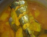 Foto langkah ke 4 dari resep Lempah Kuning Ikan Tenggiri Nanas Khas Bangka.