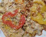 A picture of step 6 of Cheesy chicken n bell peppers omelet.