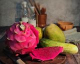 Foto langkah ke 1 dari resep Pink October dragon fruit Smoothie.