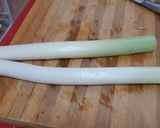 Foto del paso 2 de la receta: Potaje de garbanzos y puerros, con taquitos de jamón
