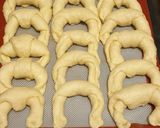 Foto del paso 6 de la receta: Medialunas de manteca