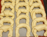 Foto del paso 6 de la receta: Medialunas de manteca