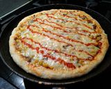 Foto langkah ke 4 dari resep Pizza teflon simpel.