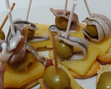 Foto del paso 2 de la receta: Combinado de pintxos, aperitivo, anchoa, boquerón, etc