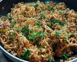 A picture of step 8 of Maggi noodles mix vegetables Chinese Hakka noodles style.