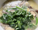 Gambar langkah 4 resipi Sup Telur Tofu Cendawan.