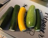 Une image de l'étape 2 de Courgettes tricolores grillées au romarin,tomate et marinade.