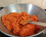 A picture of step 5 of Valentine's Red Semolina Halwa.