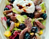 Foto del paso 6 de la receta: Ensalada de mollejas de pato con arándanos y burrata trufada